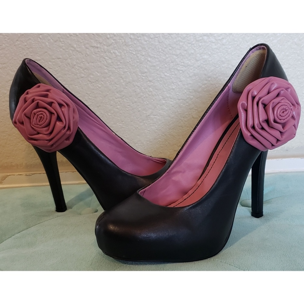 Dollhouse pink flower heels